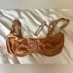 Skims molded unlined balconies color Ochre size 36DD